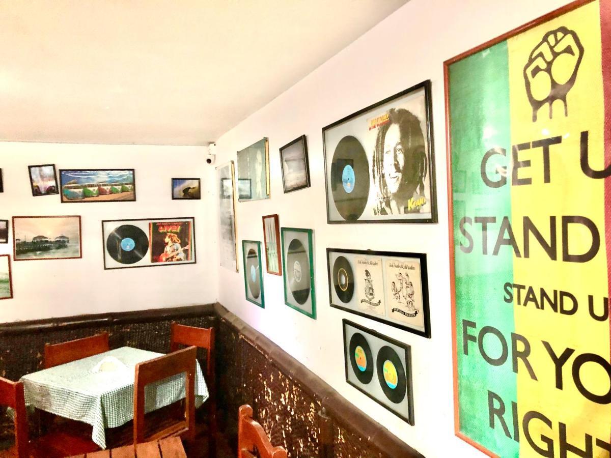 Surf Hostel My Friends 후안차코 외부 사진